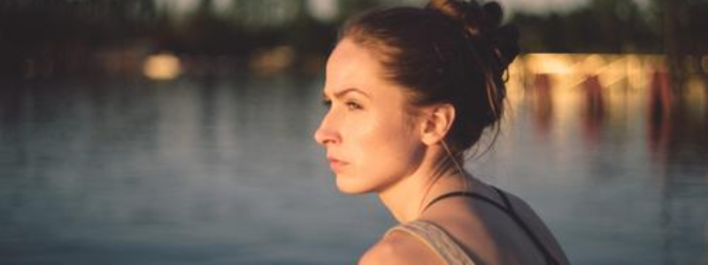 De que maneira eu ajudo uma pessoa com depressão?