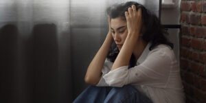 Leia mais sobre o artigo Sua Ansiedade e Seu Estresse Não São Falhas: E se Eles Forem Convites para uma Vida Mais Autêntica?