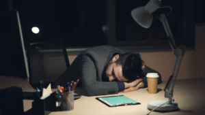 Leia mais sobre o artigo Como saber se tenho burnout: sinais, sintomas e quando buscar ajuda