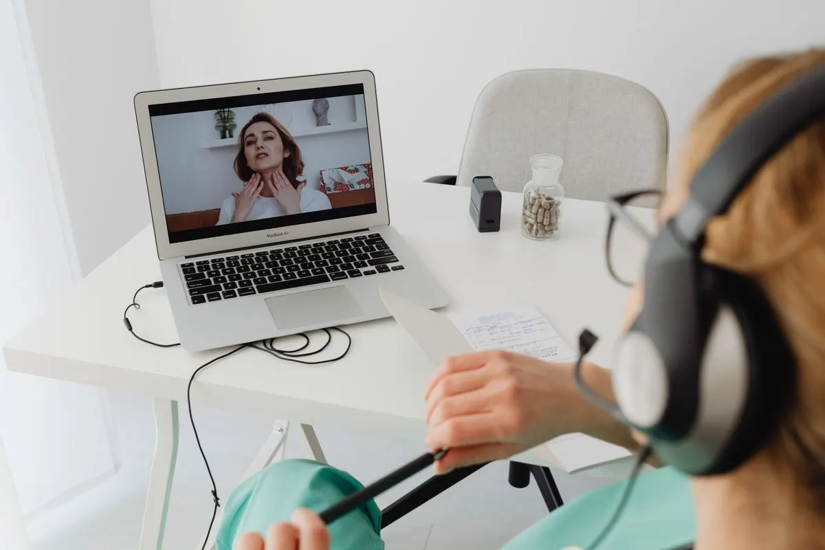 Terapia para burnout: online ou presencial, qual escolher?