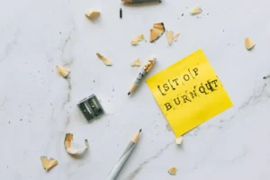 Leia mais sobre o artigo Quais são os sinais de burnout no trabalho?